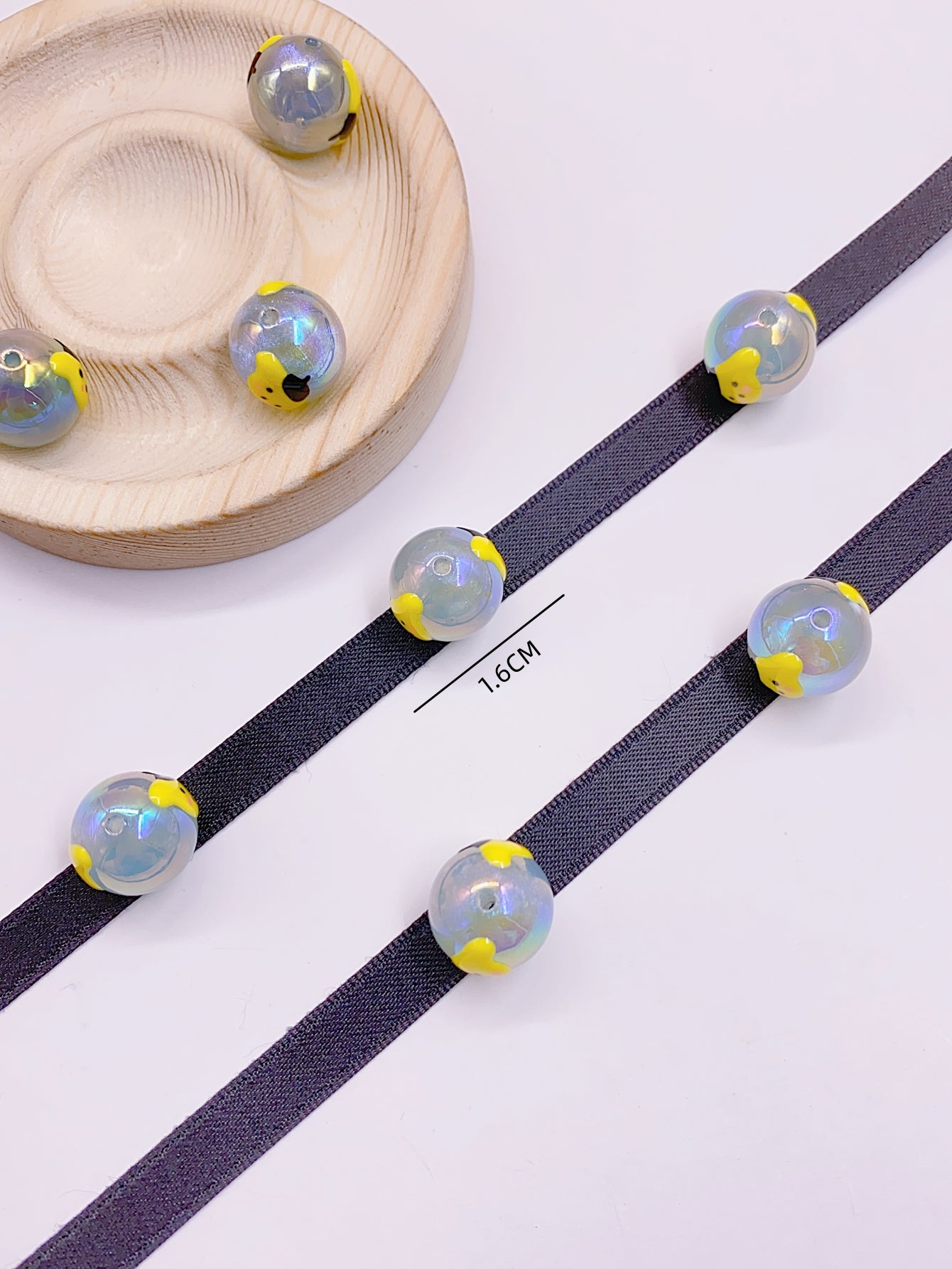 New cute hand-painted cartoon beads Acrylic beading diy loose bead bracelet mobile phone chain accessories drop beads accessories material